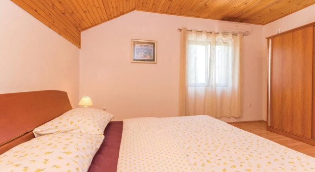Amazing Home in Lisicic With 4 Bedrooms, Wifi and Outdoor Swimming Pool, Забронировать Отель Бенковац Задарская жупания