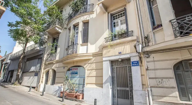 Spacious Apartment in Plaka Athens A3