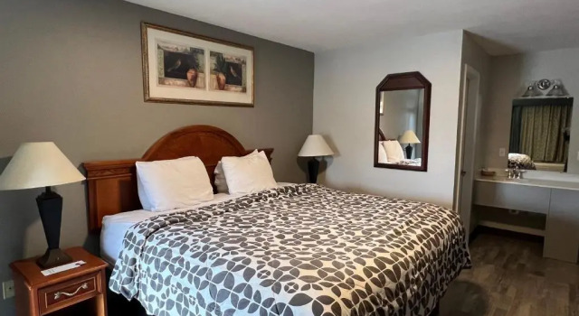 Люкс Ozark Inn & Suites