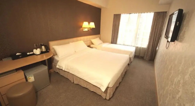 Трёхместный номер Superior с видом на город H1 hotel
