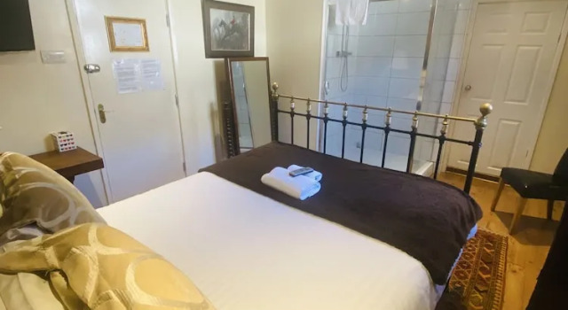 Номер Comfort The Old Court Hotel