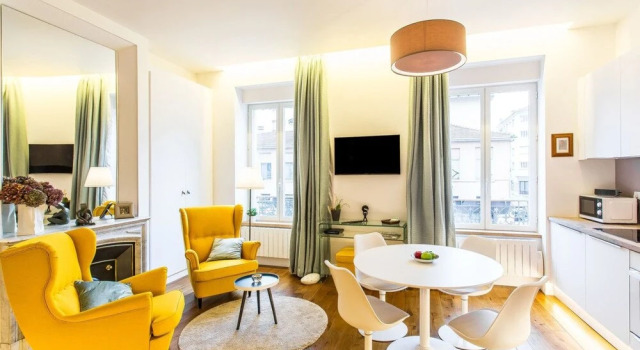 Cosy and Luxury Studio - Croix-rousse, Rezerwuj Hotel Lyon Rhône, w pobliżu Cuire Metro Station