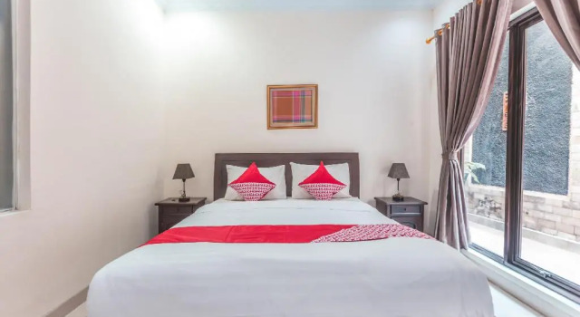 Люкс OYO 1667 Wisma Lux Barkah