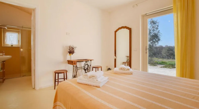 Nice Home in Cisternino With Outdoor Swimming Pool, Wifi and 4 Bedrooms, Book Hotel Cisternino Valle d'Itria