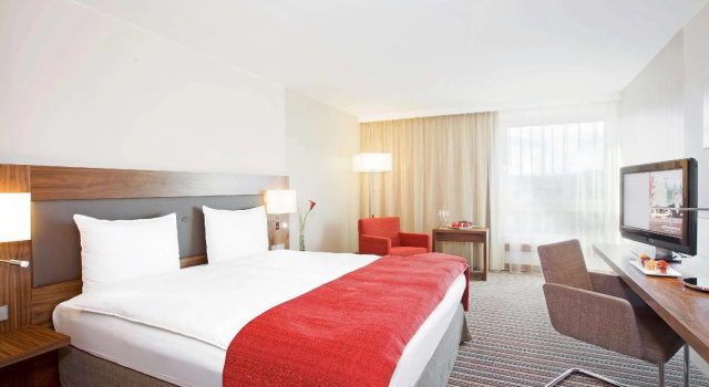 Двухместный номер Superior Mövenpick Hotel Zurich Airport