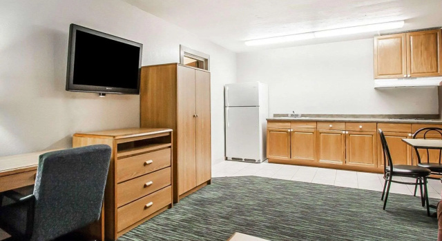 Двухместный люкс Econo Lodge Inn & Suites Jackson Northwest