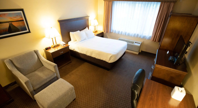 Best Western of Lake George, Забронировать Отель Отели Лейк-Джордж с парковкой, рядом с Собачий пляж на озере Джордж, Парковка