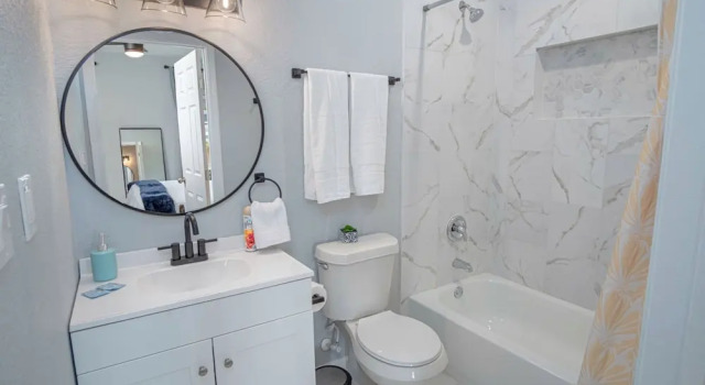 Коттедж с 4 комнатами Delightfully Renovated 4 Br/2 BA Near DT Riverwalk