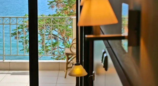 Семейный номер Standard с видом на море Sunset Hotel
