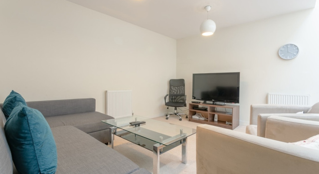 2 Bed Townhouse in Shepherds Bush
