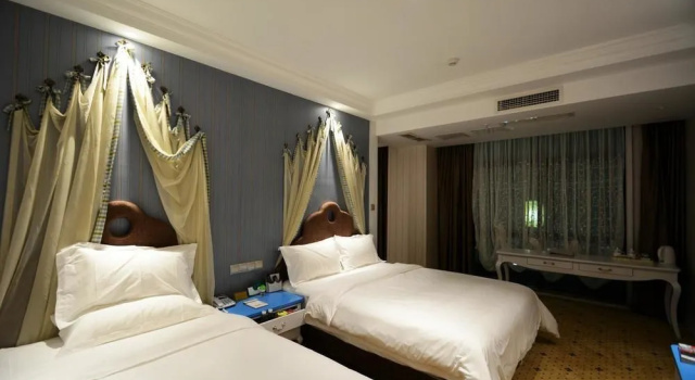 One Meter Sunshine Boutique Hotel-xichang, Varaa Boutique-hotelli Hotellit Sichuan pysäköinnillä, Pysäköinti