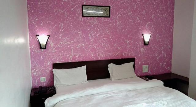 Hotel Navneet Grand, Забронировать Отель Отели Агры с парковкой, рядом с Тадж-Махал, Парковка