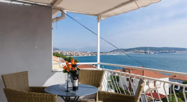Апартаменты с 3 комнатами с балконом и с видом на море La Bodega Apartments