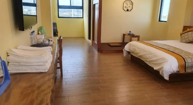 Camera quadrupla Standard con balcone Clare Holiday B&B