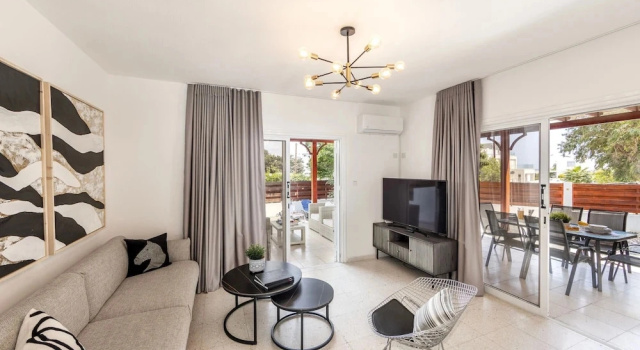 Коттедж Larnaca Seaside Villa Marina 44