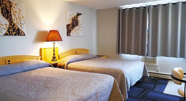 Country Garden Inn, Prenota Hotel Smoky Lake Alberta
