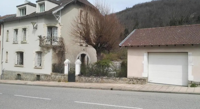 Apartment Coecilia, Book Lejlighed Hoteller i Ax-les-Thermes med parkering, Parkering