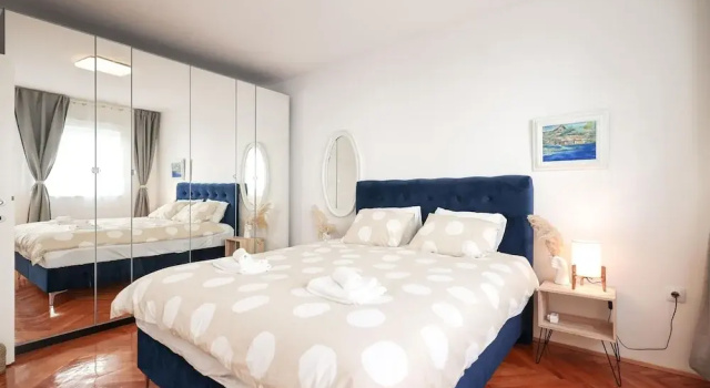 Апартаменты Modern Apartment With Terrace Near old Town