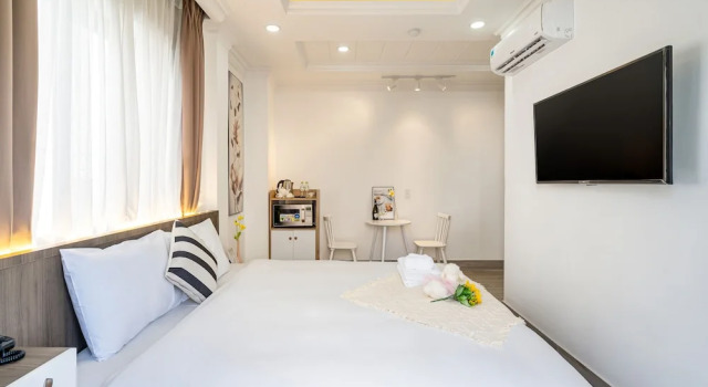 Двухместный номер Superior с балконом The Royal Vista - Phu My Hung
