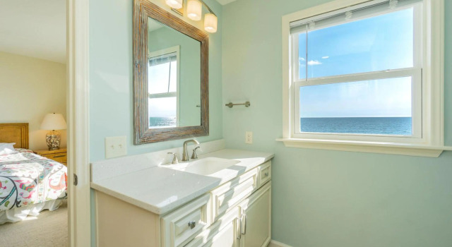Yorkshire by Oak Island Accommodations