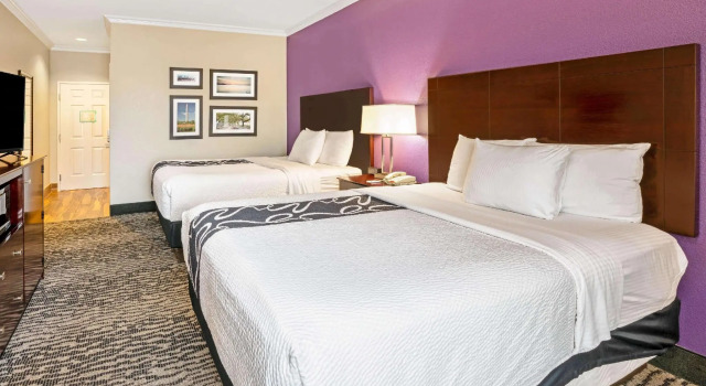 Четырёхместный номер Standard La Quinta by Wyndham Houston - Magnolia