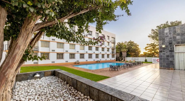 African Sky Ermelo Inn, Забронировать Отель Отели Мпумаланга с бассейном, Бассейн