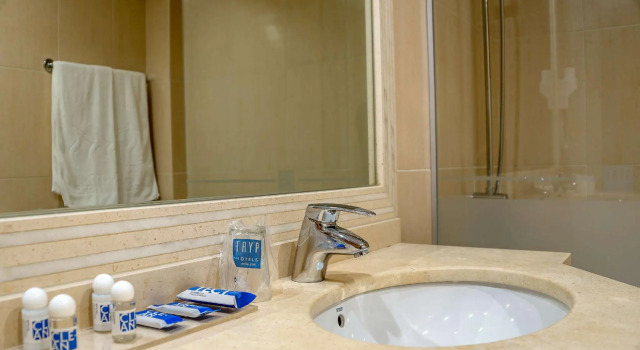 Номер Standard Hotel Covilha Dona Maria, Affiliated by Meliá