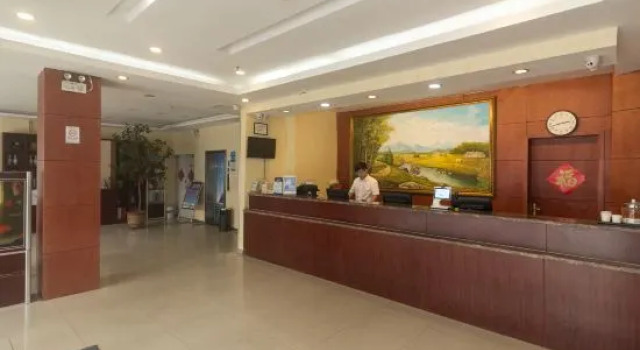 Hanting Hotel Qingdao North Railway Station, Varaa Hotelli Edulliset hotellit kohteessa Shandong