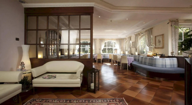 Lido Hotel & Apartments