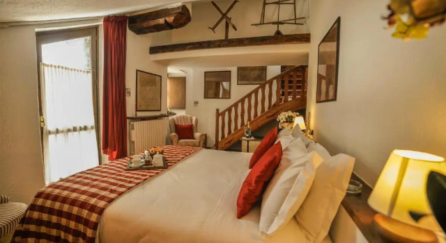 Четырёхместный номер Standard с балконом Hotel la Grange - Animal Chic Hotel
