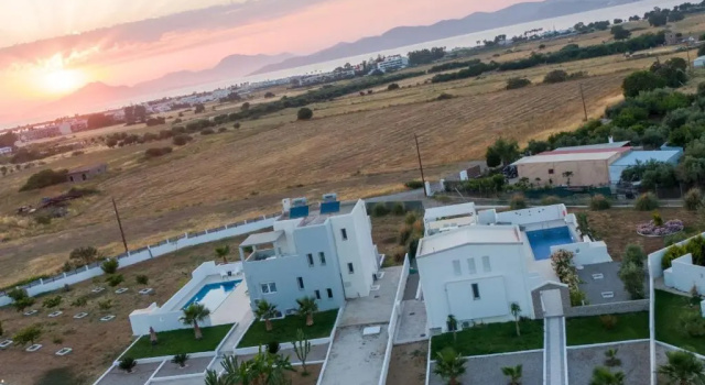 Вилла Xenos Villa 3 - Luxury Villa With Private Pool Near The Sea