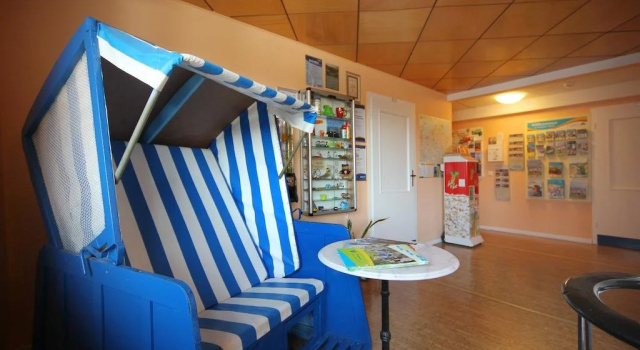 DJH Jugendherberge Zingst, Забронировать Отель Цингст Barther Bodden, рядом с Пляж Цингст