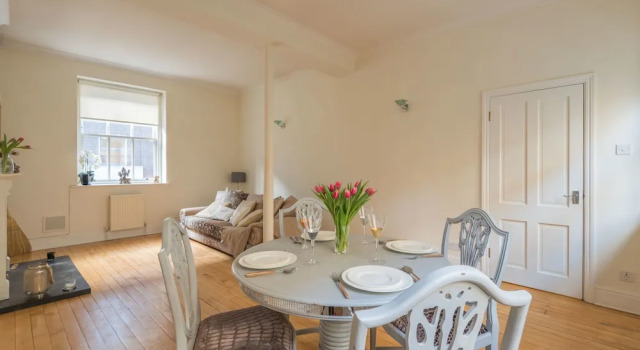 Modern mews home in Kings Cross