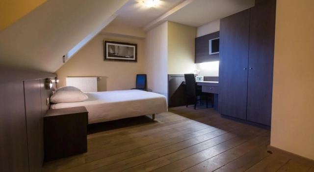 Hotel De Spaenjerd, Varaa Hotelli Hotellit Brussels pysäköinnillä, Pysäköinti