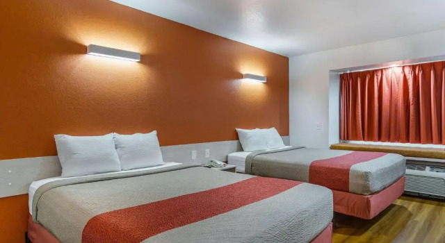 Четырёхместный номер Standard Motel 6-Mcalester, OK