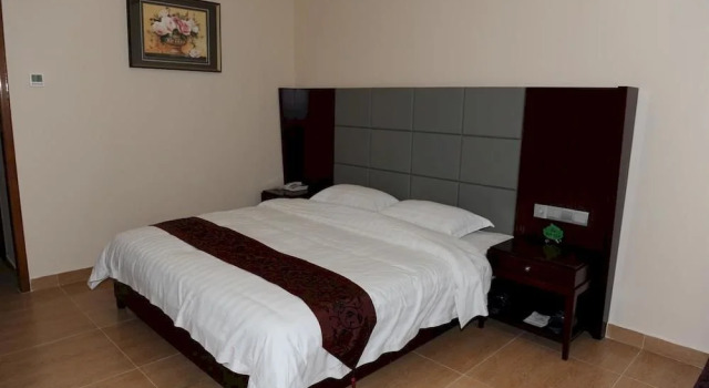 Qinghai Hotel, Rezerwuj Hotel Hotele w Shenzhen z parkingiem, Parking