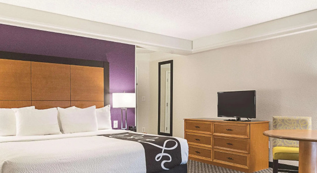 Двухместный номер Executive La Quinta Inn & Suites by Wyndham Ontario Airport