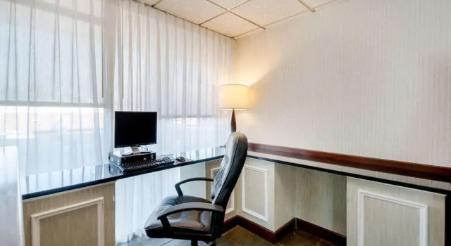 Quality Inn & Suites, Забронировать Отель Отели Лорел с завтраком, Завтраки