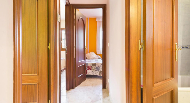 Veni in L'Escala with 3 bedrooms and 1 bathrooms
