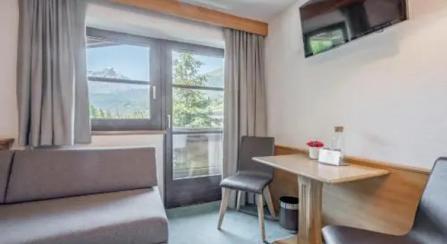 Annabell Pension, Prenota Hotel Hotel a Tirolo con parcheggio, Parcheggio