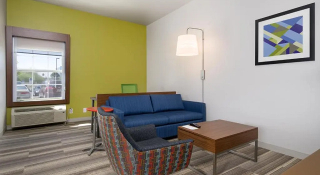 Люкс Holiday Inn Express Phoenix-Airport/University Drive by IHG