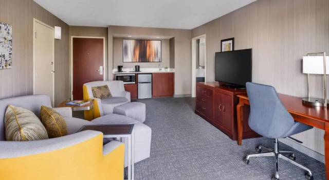 Двухместный люкс c 1 комнатой Courtyard by Marriott Roseville