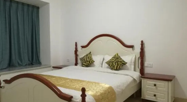 Двухместный люкс c 1 комнатой с балконом и с видом на сад Sincerity Holiday Apartment Hostel