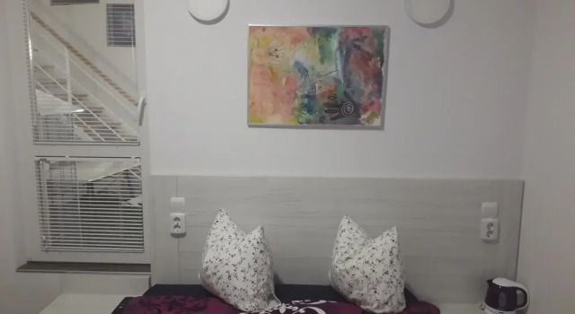 Номер Economy Red House
