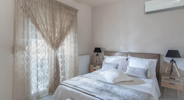 Вилла с балконом и с видом на море Villa Artemis, Wine Dark Sea Villas
