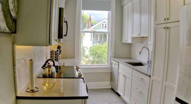 Апартаменты Beautiful Brick 2 Bedroom Home