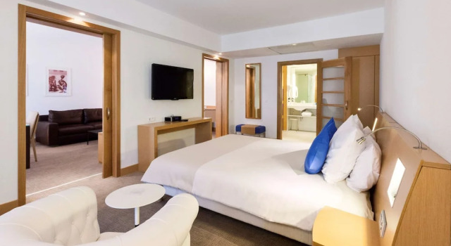 Двухместный люкс Executive Novotel Tunis