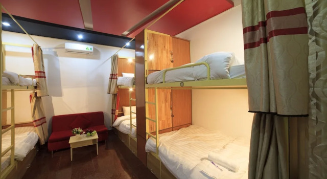 Кровать в общем номере (мужской номер) Snooze Hotel