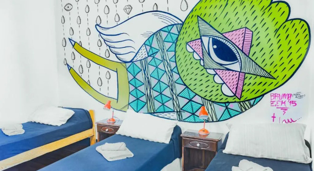 Кровать в общем номере Art Factory San Telmo