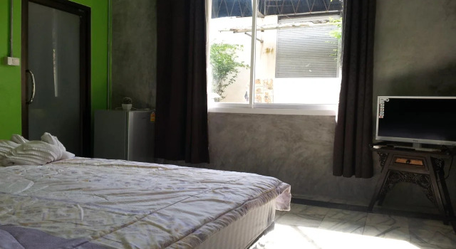 Guest House Toff Lanta, Забронировать Гостевой дом Отели Ланта-Яй с парковкой, рядом с Police Station, Парковка